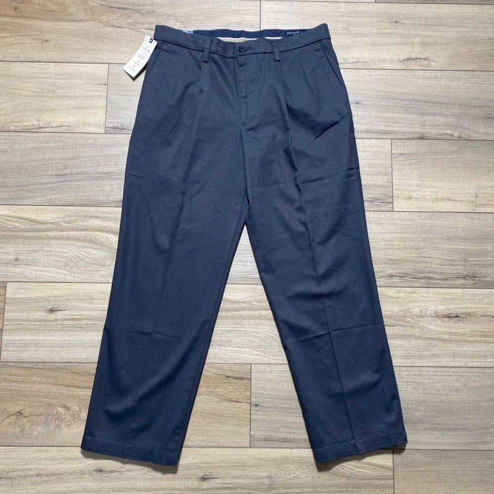 Dockers Mens Classic Fit Pleated Signature Khaki Pants W34 L30 Greenish Gray